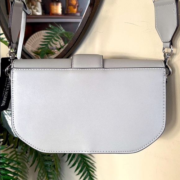 Brand New True Religion Wide Strap Crossbody Bag Metal Logo Accent Light Gray - Picture 11 of 16